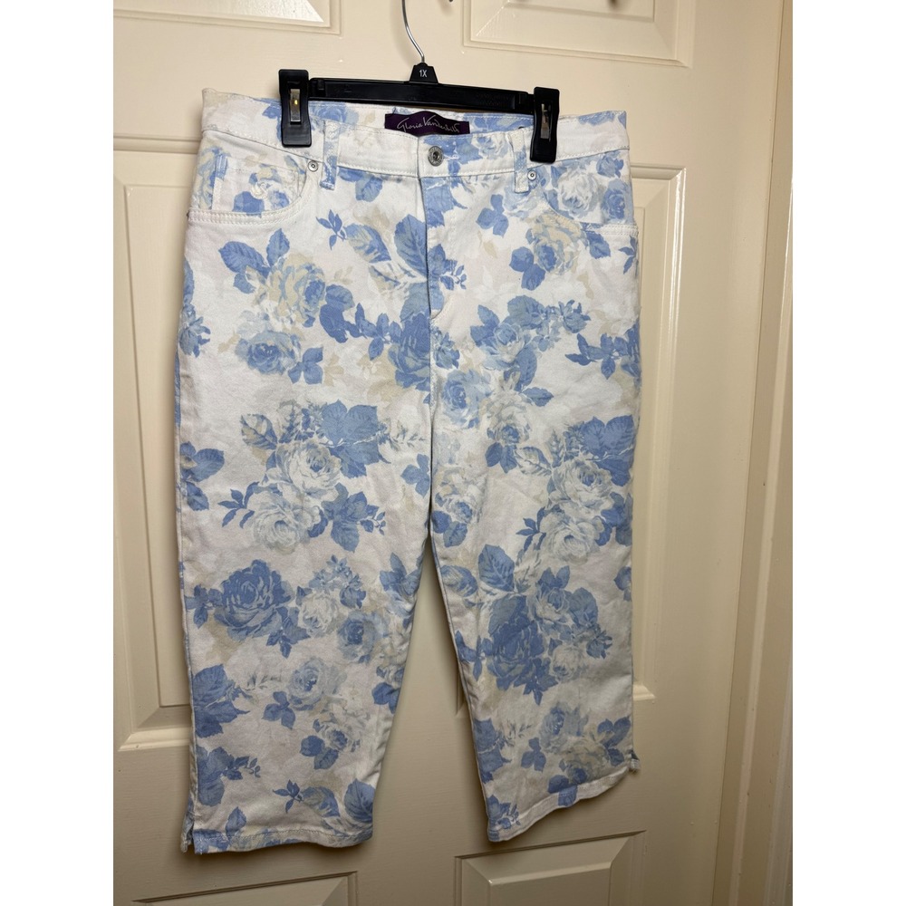 Gloria Vanderbilt Amanda Capri Pants 12P Blue White Floral Toile High Rise Jeans